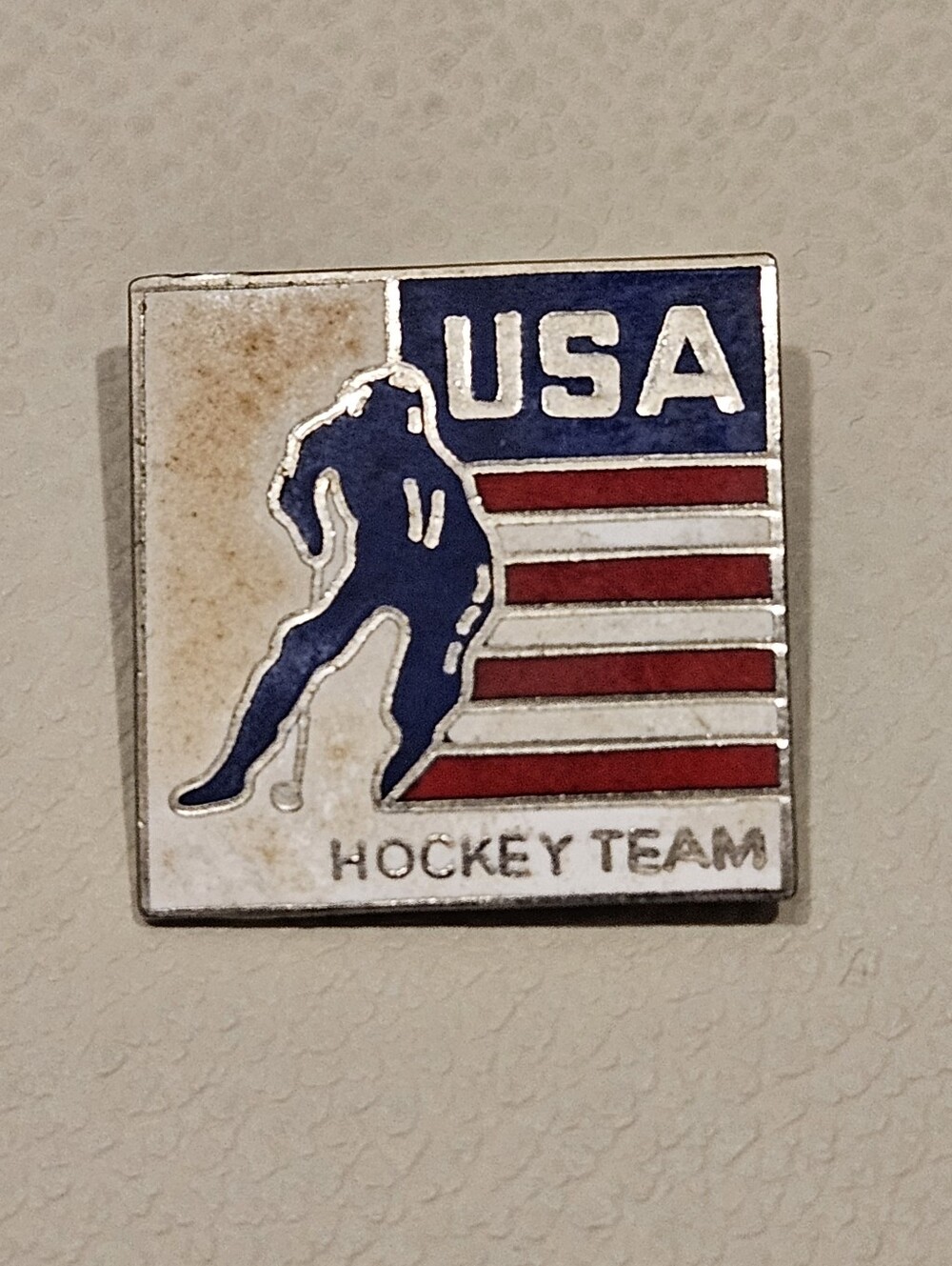 USA HOCKEY Enamel Pinback Tack Pin Olympics American Flag United States